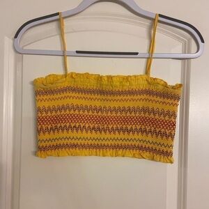 WOMEN’S yellow cropped tank top Size Small